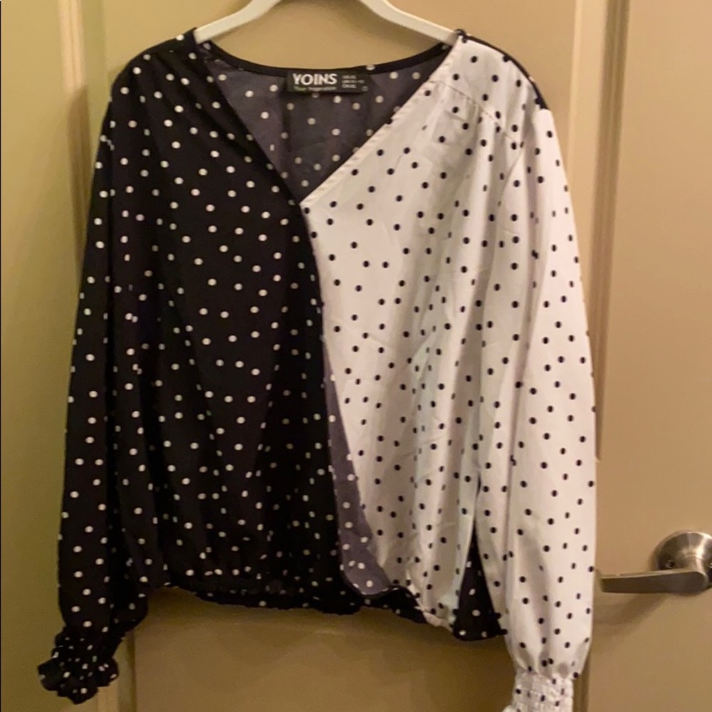 🐈Black & white polkadot surprise long sleeve top